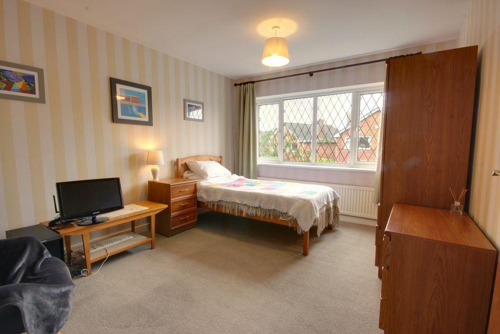 Bedroom 2 (Double)