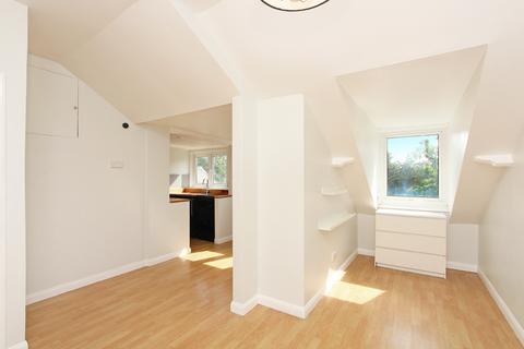 39c Inglis Road, London, W5 3RL