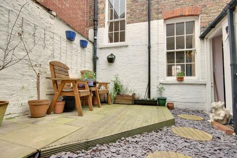 60 Beckside, Beverley, HU17 0PD