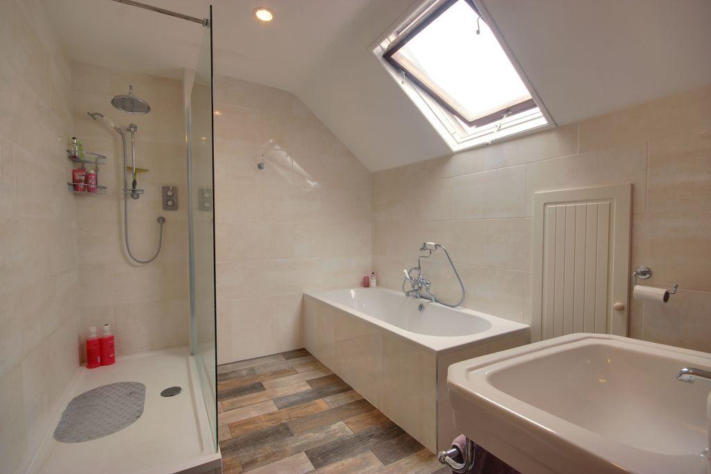 Bathroom (Bathroom)