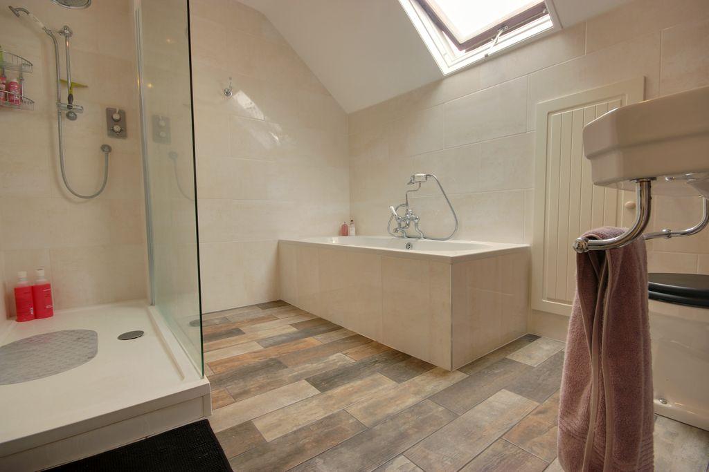 Bathroom (Bathroom)