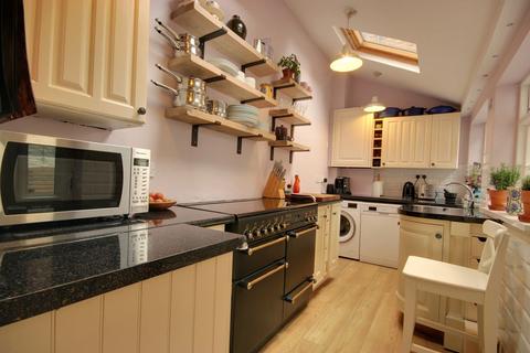 60 Beckside, Beverley, HU17 0PD