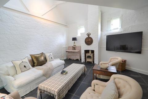 2 bedroom terraced house to rent, Burton Park, Duncton, Petworth, West Sussex, GU28
