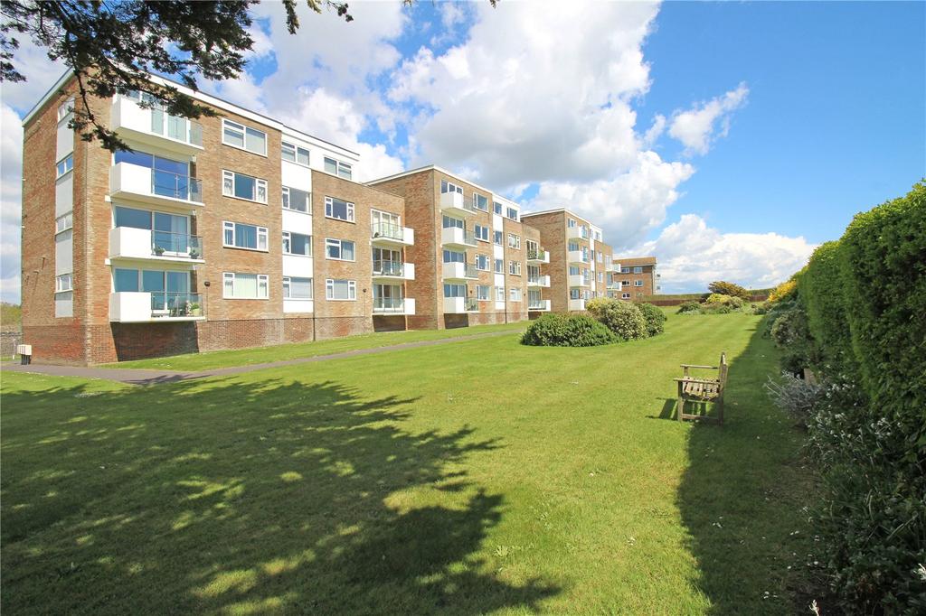 Whitby Road, Milford on Sea, Lymington, SO41 3 bed penthouse £695,000