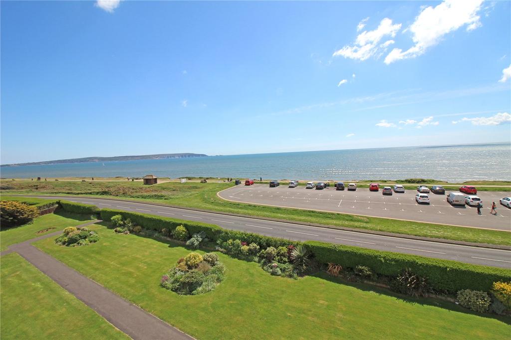 Whitby Road, Milford on Sea, Lymington, SO41 3 bed penthouse £695,000