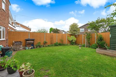 4 Brambledene Close, Woking, GU21 3HE