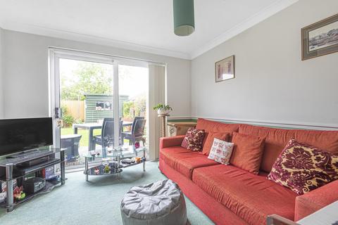 4 Brambledene Close, Woking, GU21 3HE