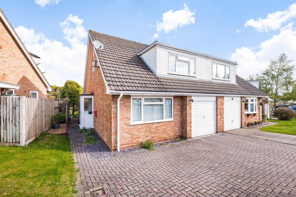 Lightsfield, Oakley, Basingstoke RG23... 3 bed semidetached house £