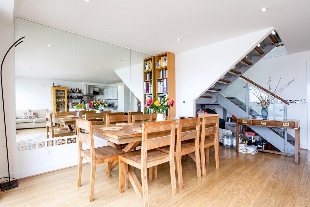 45 Wood Wharf 277...