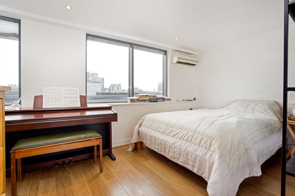 45 Wood Wharf 277...