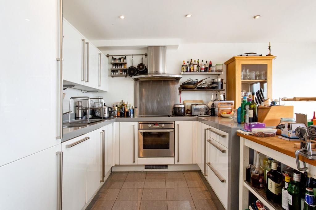 45 Wood Wharf 277...