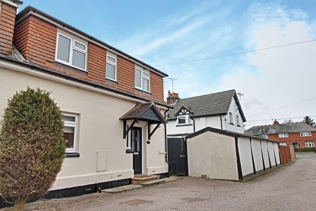 Old Kempshott Lane, Basingstoke RG22 5EU 3 bed semidetached house £