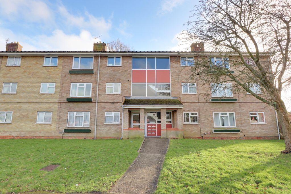 Sandys Close, South Ham, Basingstoke RG22 6AR 2 bed flat £170,000