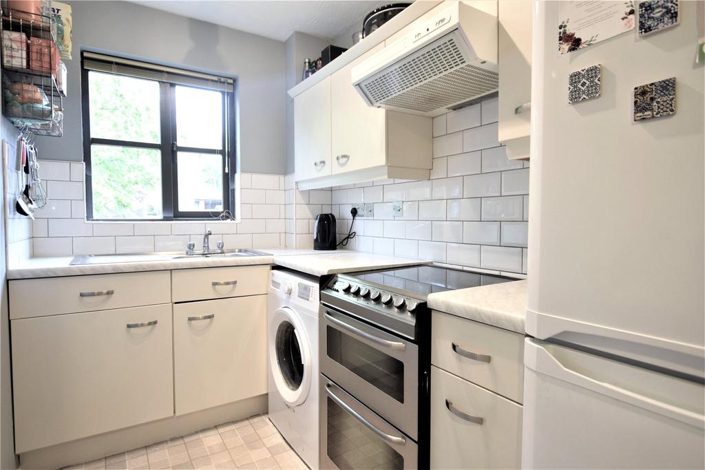 Portia Grove, Warfield, Berkshire, RG42 1 bed £205,000