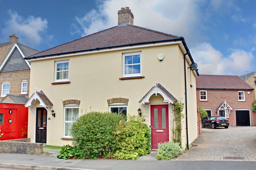 Crofton Square, Sherfield Park... 2 bed semidetached house £270,000