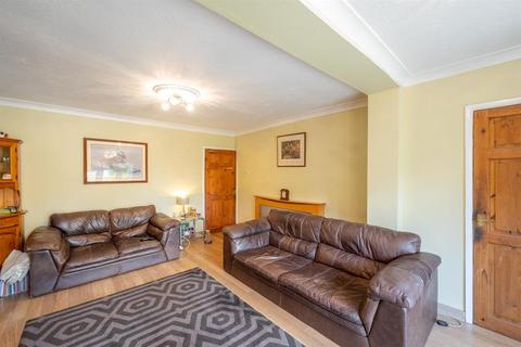 31 Brook Crescent, Kingswinford, DY6 9AT