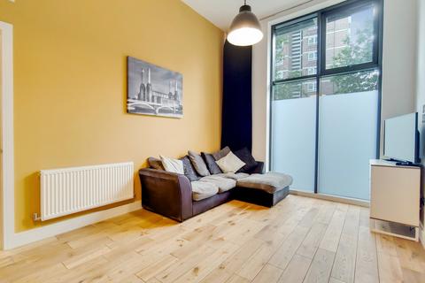 2 bedroom apartment to rent, Gwynne Road, Battersea SW11