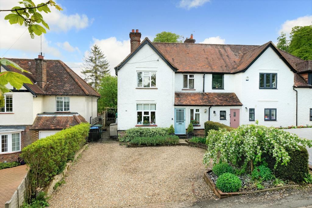 Darrs Lane, Northchurch, Berkhamsted HP4 4 bed semidetached house £725,000