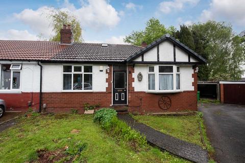 2 bedroom bungalow to rent, Kenslow Avenue, Manchester