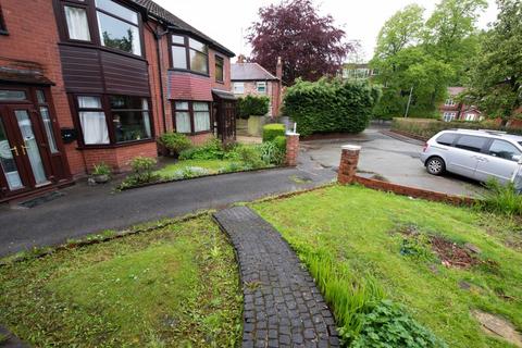 2 bedroom bungalow to rent, Kenslow Avenue, Manchester