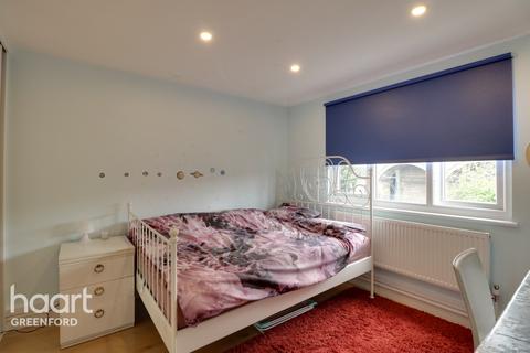 35 Uneeda Drive, Greenford, UB6 8QB