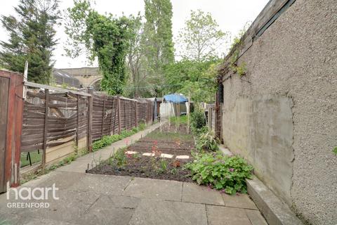 35 Uneeda Drive, Greenford, UB6 8QB
