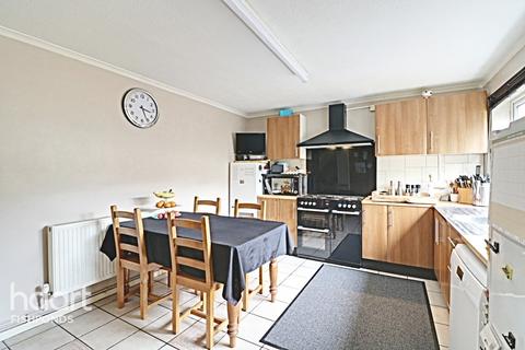 8 Shilton Close, Bristol, BS15 9UZ