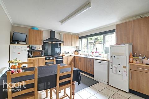 8 Shilton Close, Bristol, BS15 9UZ