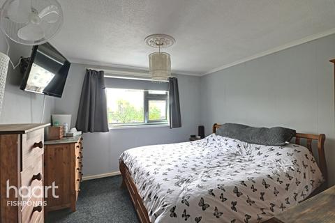 8 Shilton Close, Bristol, BS15 9UZ