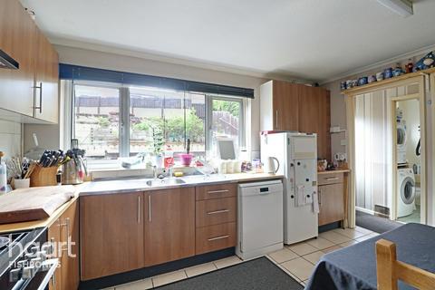 8 Shilton Close, Bristol, BS15 9UZ
