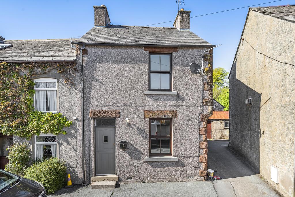 72 Main Street, Flookburgh... 2 bed end of terrace house £168,000