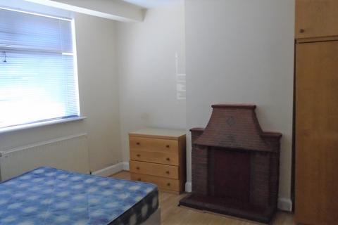 undefined, Cranford TW5