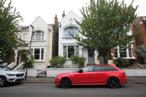 20 Bernard Gardens, London, SW19 7BE