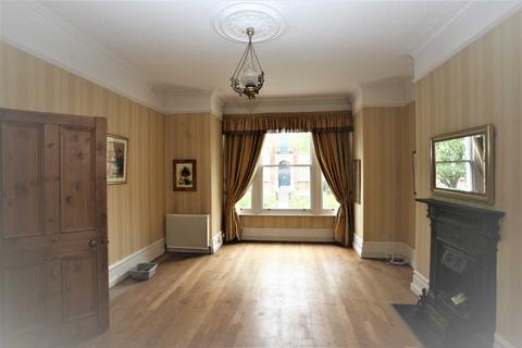 20 Bernard Gardens, London, SW19 7BE