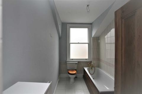 20 Bernard Gardens, London, SW19 7BE