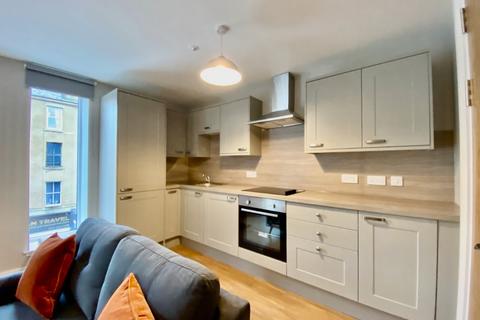 3 bedroom flat to rent - Leven Street, Meadows, Edinburgh, EH3