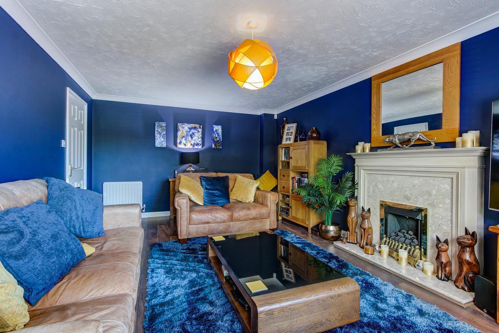 Defford Close, heath, Redditch B97 5WR 5 bed detached house £525,000