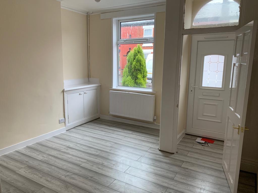 Abbey Hey Lane, Abbey Hey 2 bed terraced house £675 pcm (£156 pw)