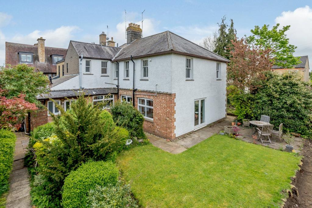 Empingham Road, Stamford, Lincolnshire, PE9 3 bed character property