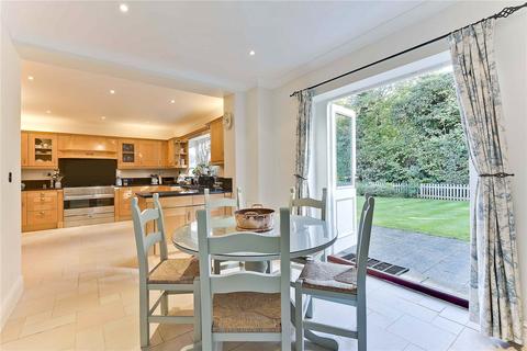 51 Arbrook Lane, Esher, KT10 9EG