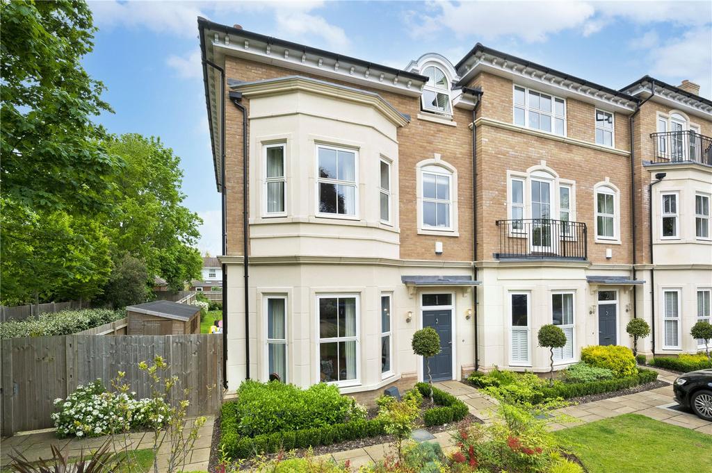 Staplands Manor, 23 Oatlands Chase... 5 bed end of terrace house £