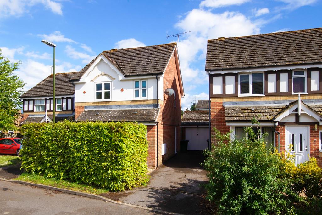Grenville Gardens, Chichester, West Sussex 3 bed detached house £375,000