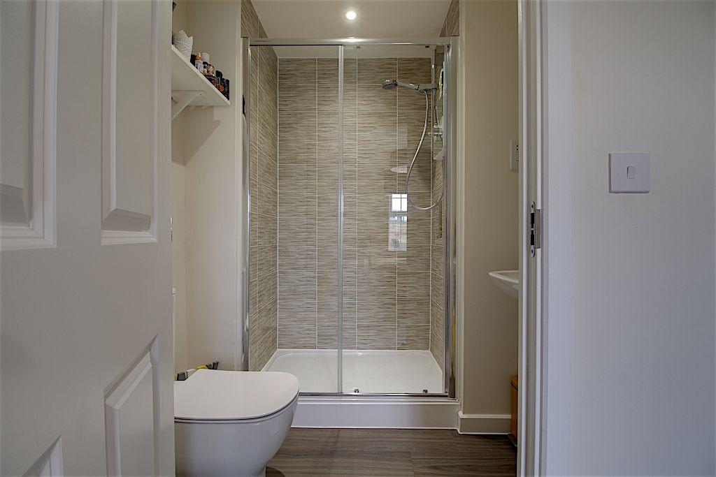 Ensuite to Bed 1