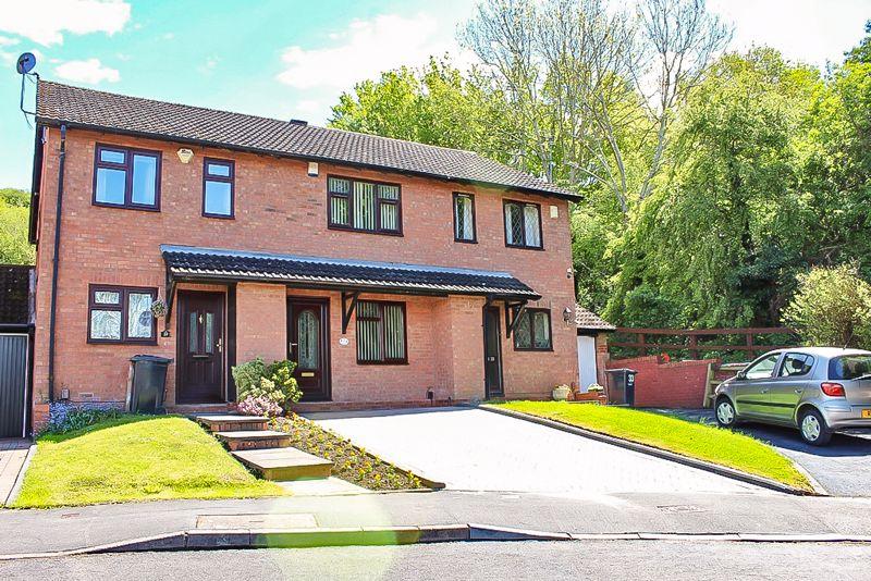 Warren Drive, SEDGLEY, DY3 3RQ 2 bed terraced house £185,000