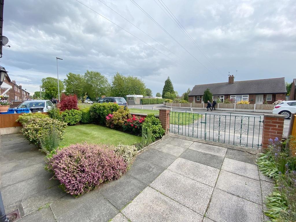 Hillock Lane, Woolston, Warrington, WA1 3 bed semidetached house £