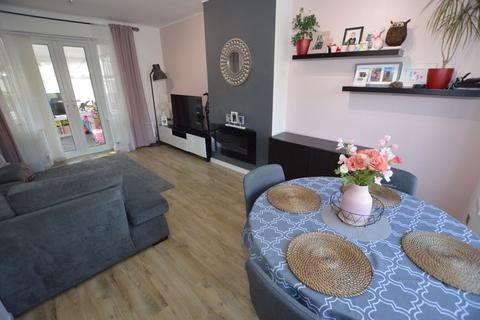 17 Ashbrook Crescent, Rochdale, OL12 9AJ