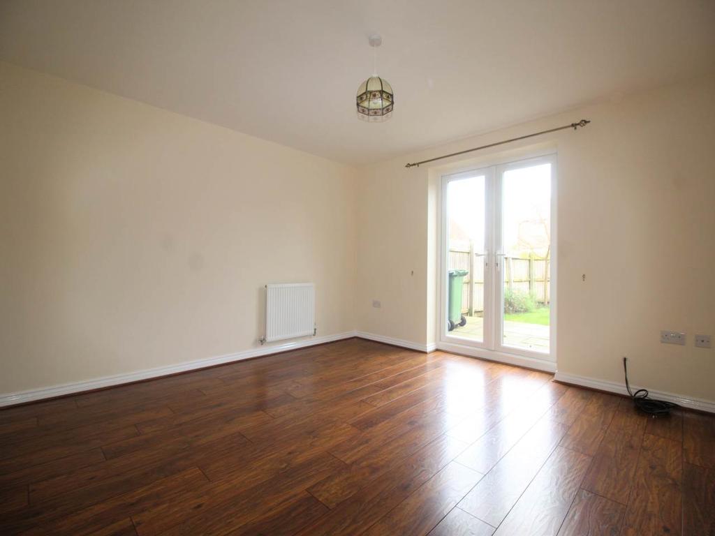 Cornflower Drive, Evesham, Worcestershire 4 bed house £1,195 pcm (£