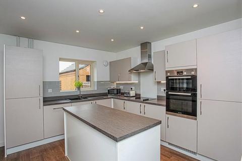undefined, George Parish Road, Banbury - Garage and large driveway