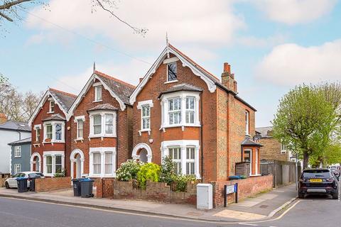 4 bedroom detached house to rent, Fairfield Road, Kingston Upon Thames