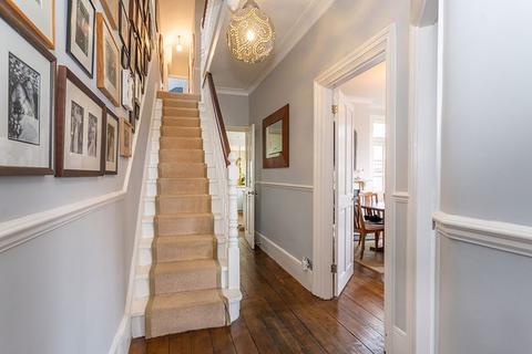 4 bedroom detached house to rent, Fairfield Road, Kingston Upon Thames